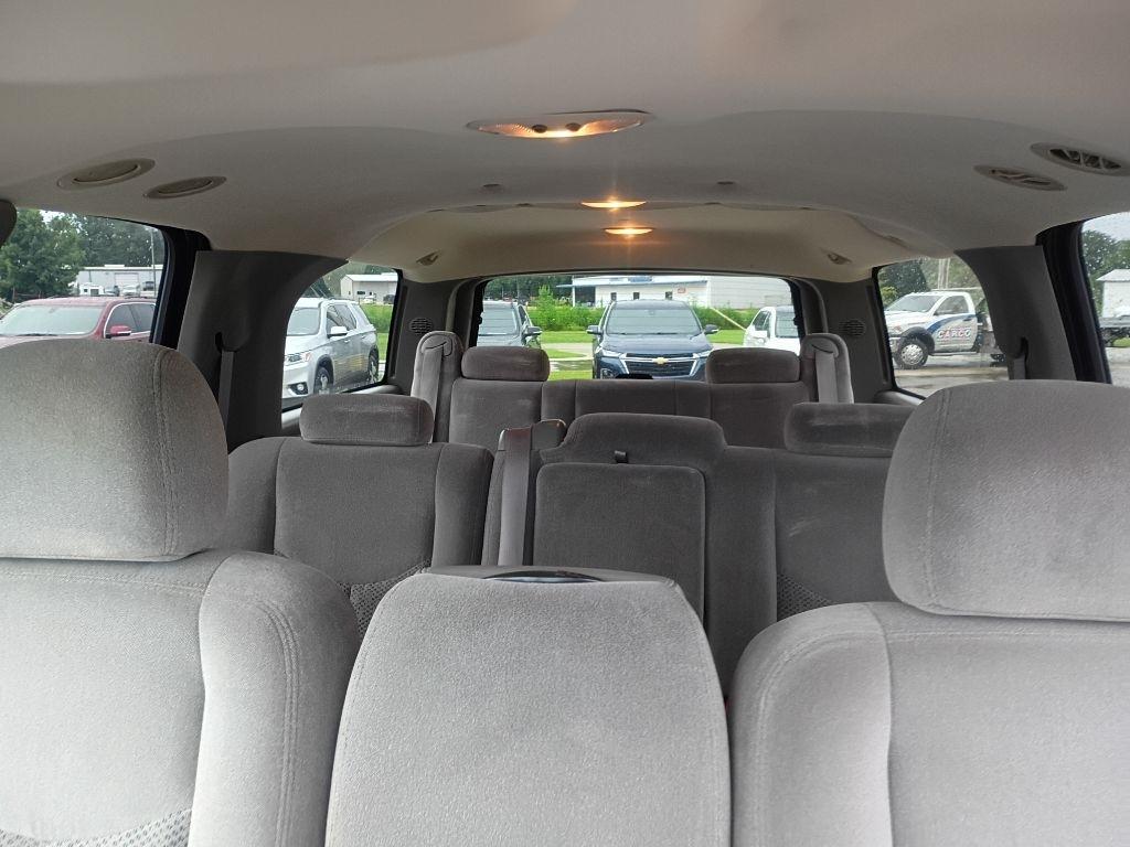 Chevrolet Suburban 1500 2WD 2006