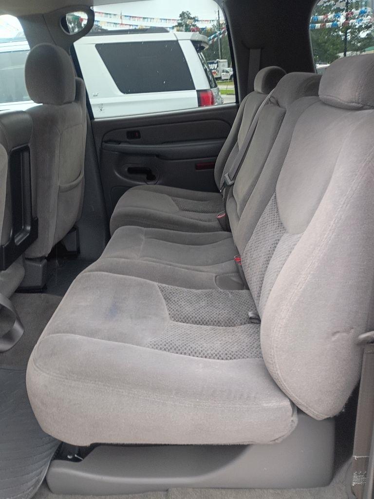 Chevrolet Suburban 1500 2WD 2006