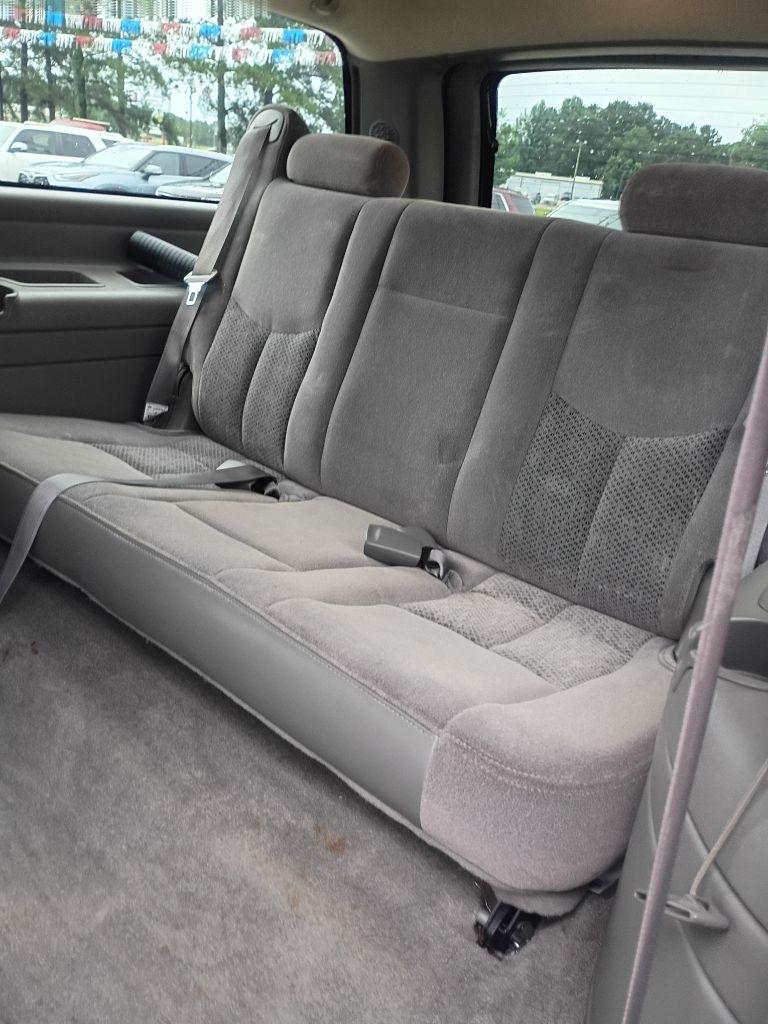 Chevrolet Suburban 1500 2WD 2006