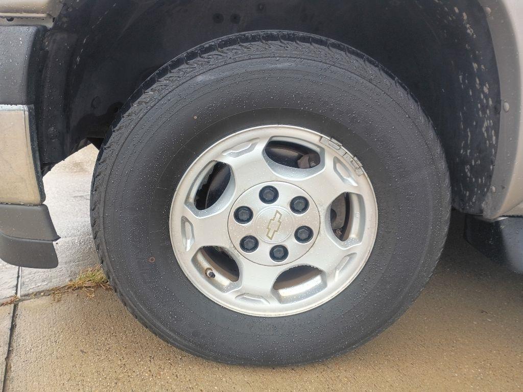 Chevrolet Suburban 1500 2WD 2006