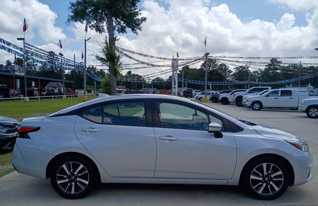 Nissan Versa SV 2021