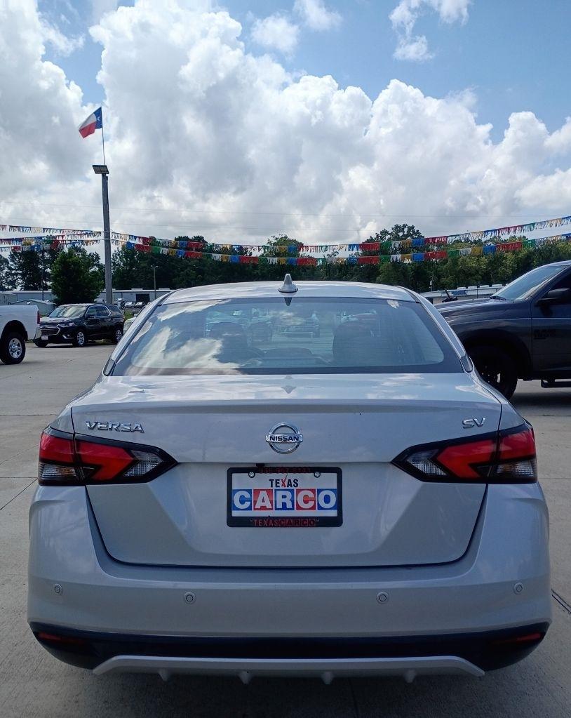 Nissan Versa SV 2021