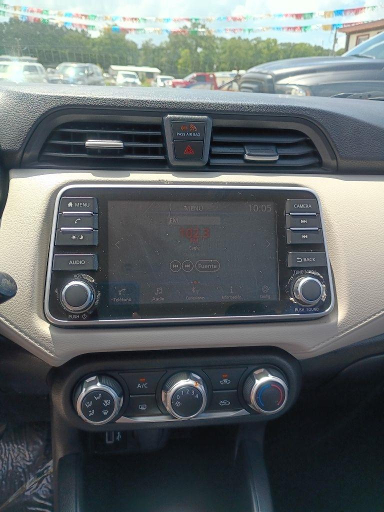 Nissan Versa SV 2021