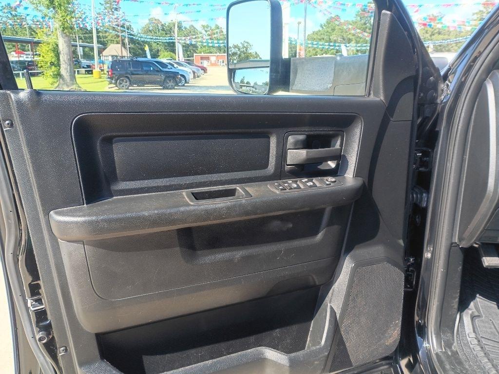 RAM 3500 Tradesman Crew Cab 4WD DRW 2021