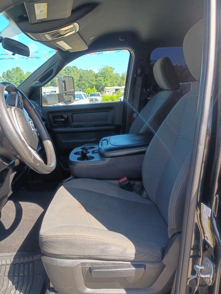 RAM 3500 Tradesman Crew Cab 4WD DRW 2021