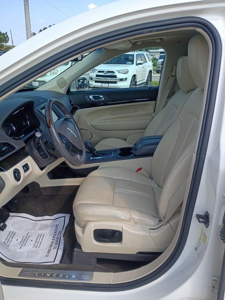 Lincoln MKT 3.5L with EcoBoost AWD 2013