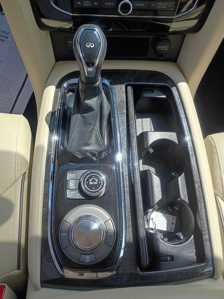 Infiniti QX80 LUXE 2020