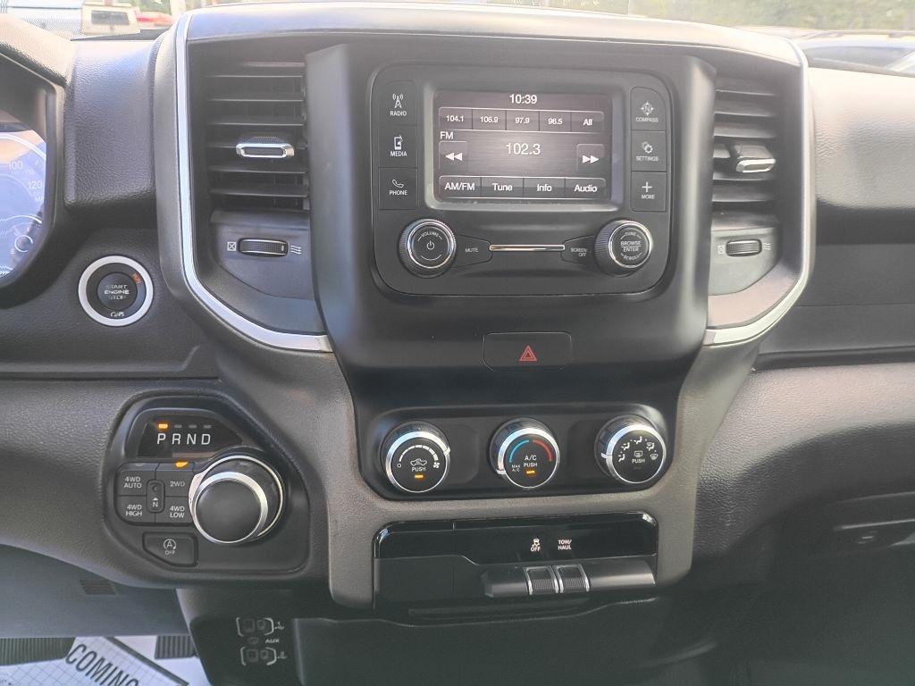 RAM 1500 Big Horn Crew Cab SWB 4WD 2020