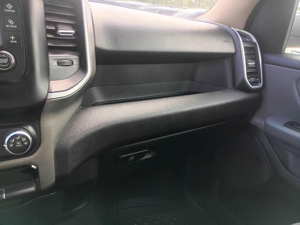 RAM 1500 Big Horn Crew Cab SWB 4WD 2020