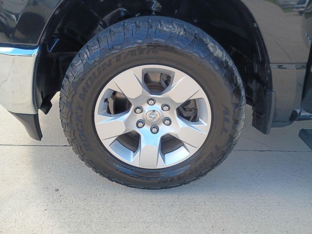 RAM 1500 Big Horn Crew Cab SWB 4WD 2020