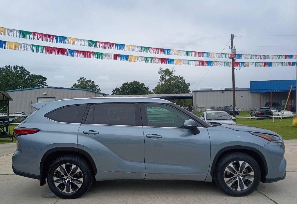 Toyota Highlander XLE FWD V6 2021