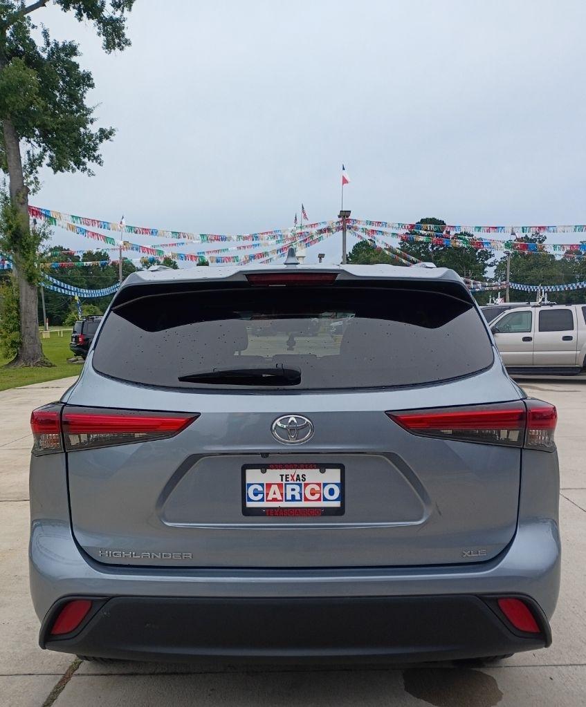 Toyota Highlander XLE FWD V6 2021