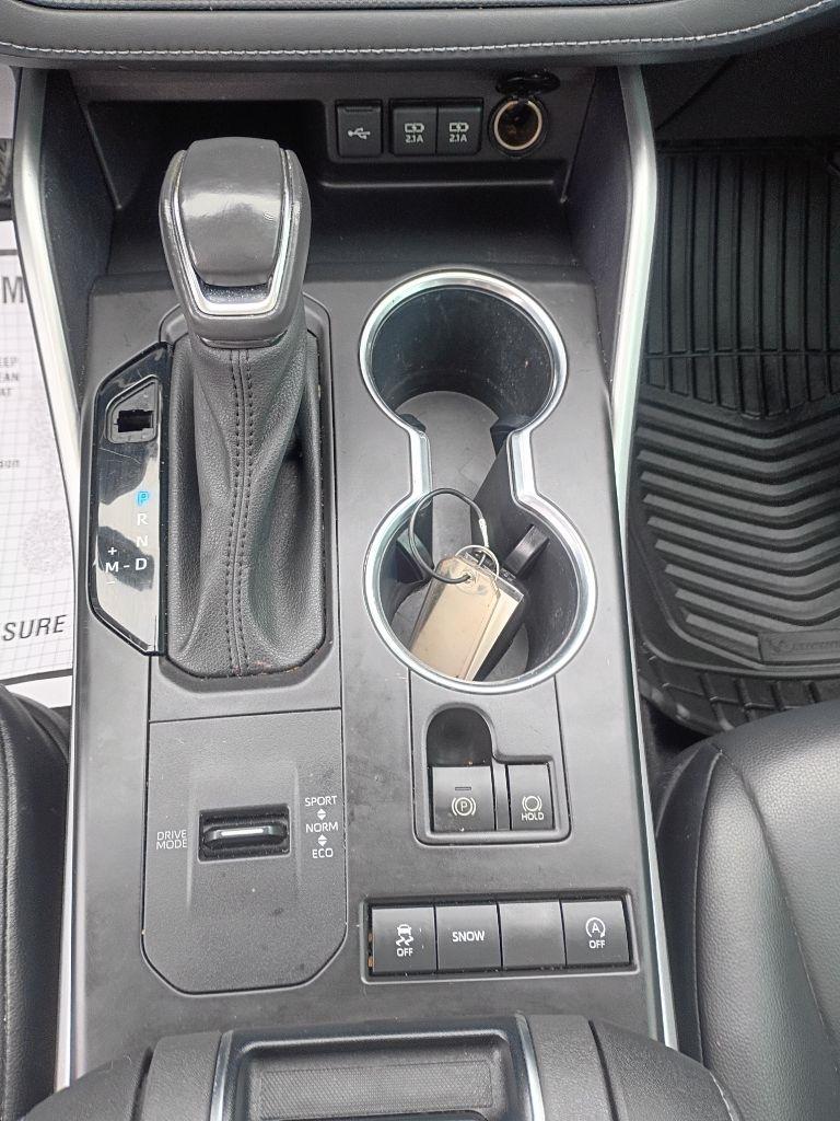 Toyota Highlander XLE FWD V6 2021