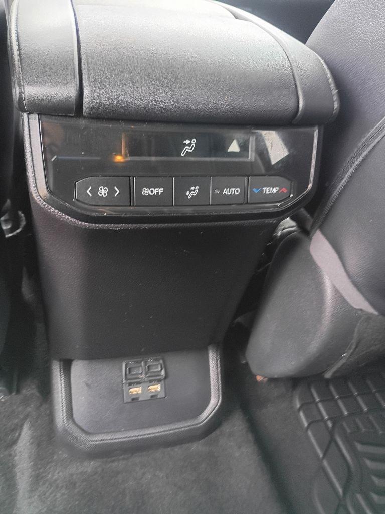 Toyota Highlander XLE FWD V6 2021