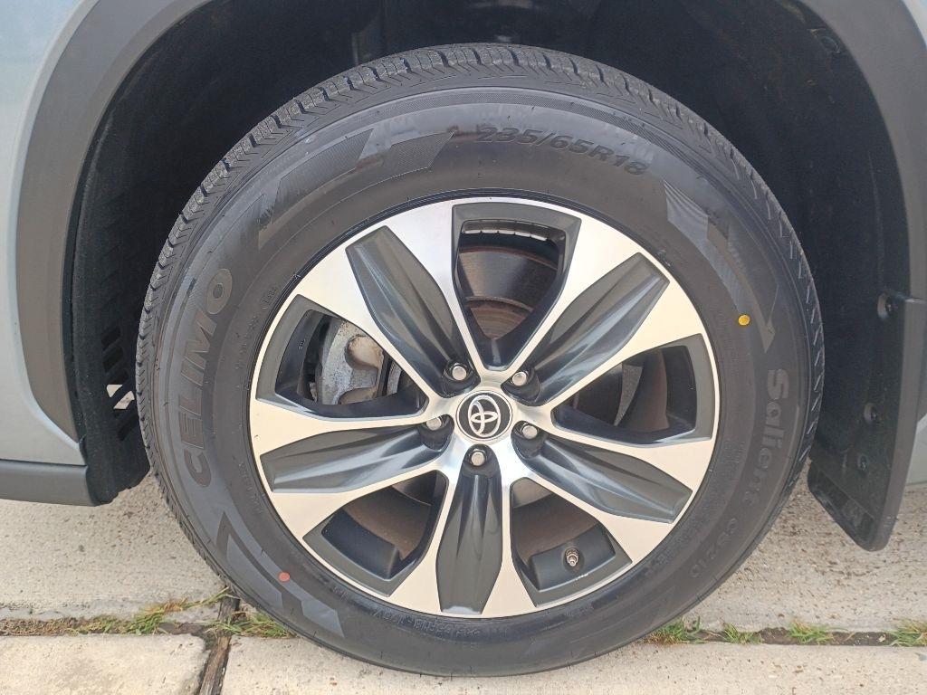 Toyota Highlander XLE FWD V6 2021