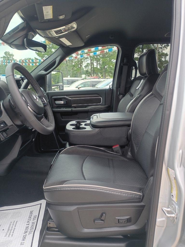 RAM 2500 Laramie Crew Cab 4WD 2026