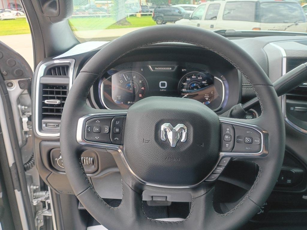 RAM 2500 Laramie Crew Cab 4WD 2026