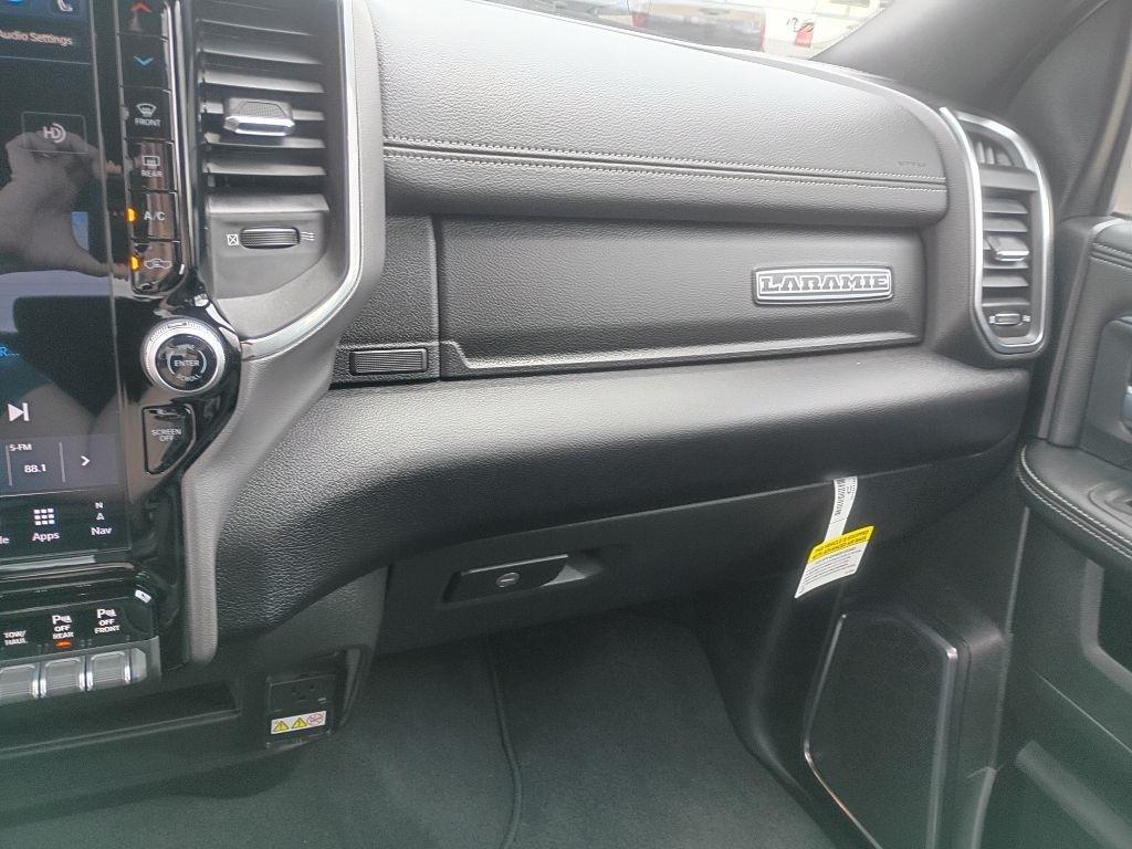 RAM 2500 Laramie Crew Cab 4WD 2026