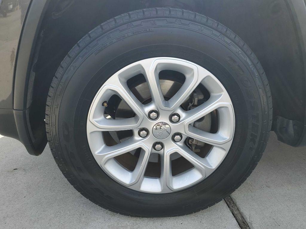 Jeep Grand Cherokee Laredo 2WD 2015