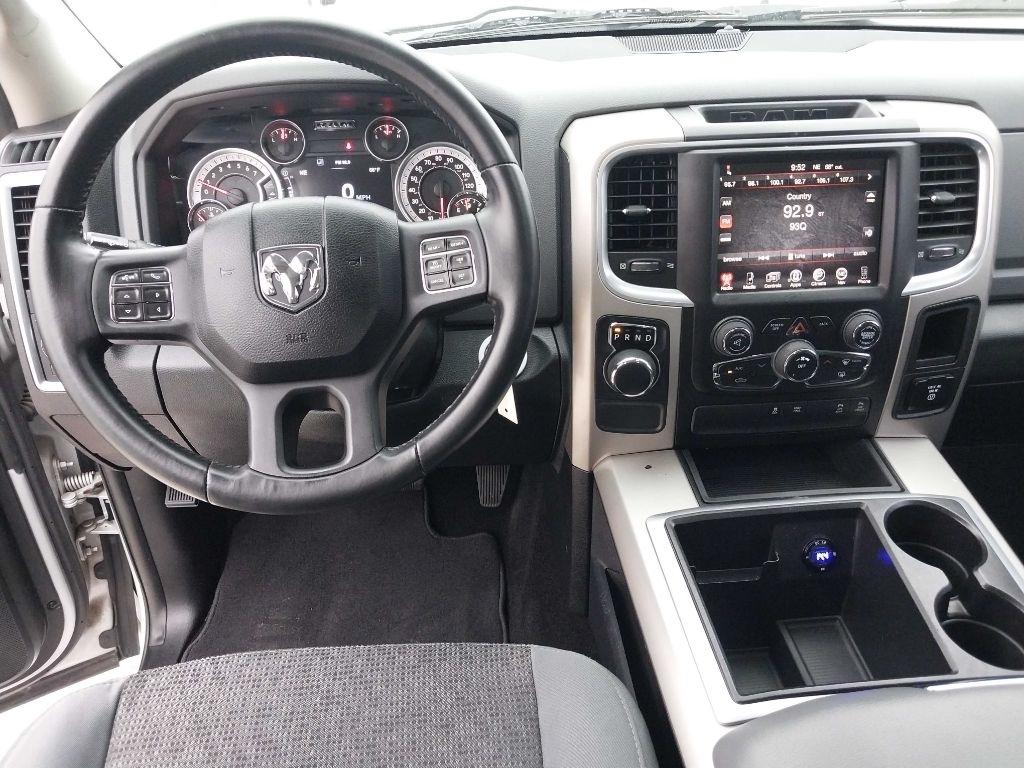 RAM 1500 SLT Crew Cab SWB 2WD 2015