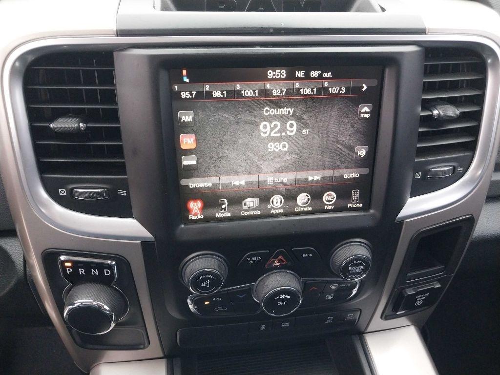 RAM 1500 SLT Crew Cab SWB 2WD 2015