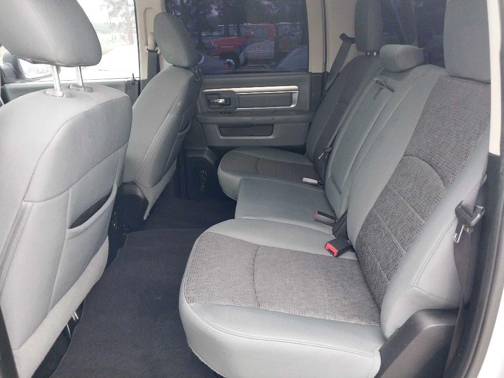 RAM 1500 SLT Crew Cab SWB 2WD 2015