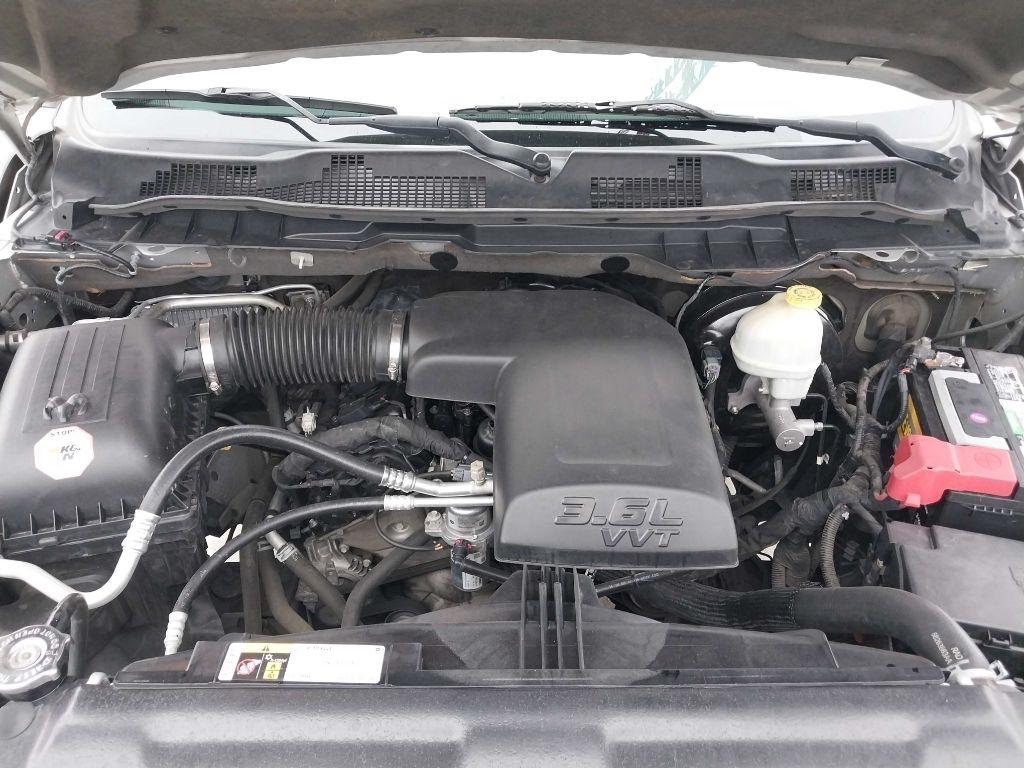 RAM 1500 SLT Crew Cab SWB 2WD 2015