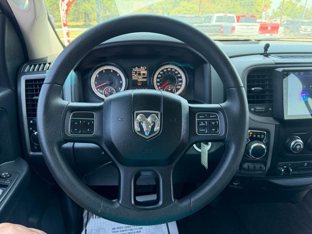 RAM 1500 Tradesman Crew Cab SWB 2WD 2016