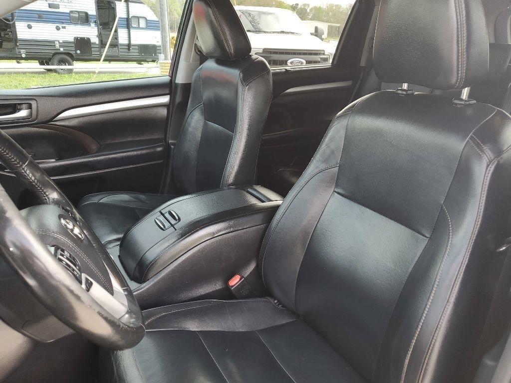 Toyota Highlander SE FWD V6 2018