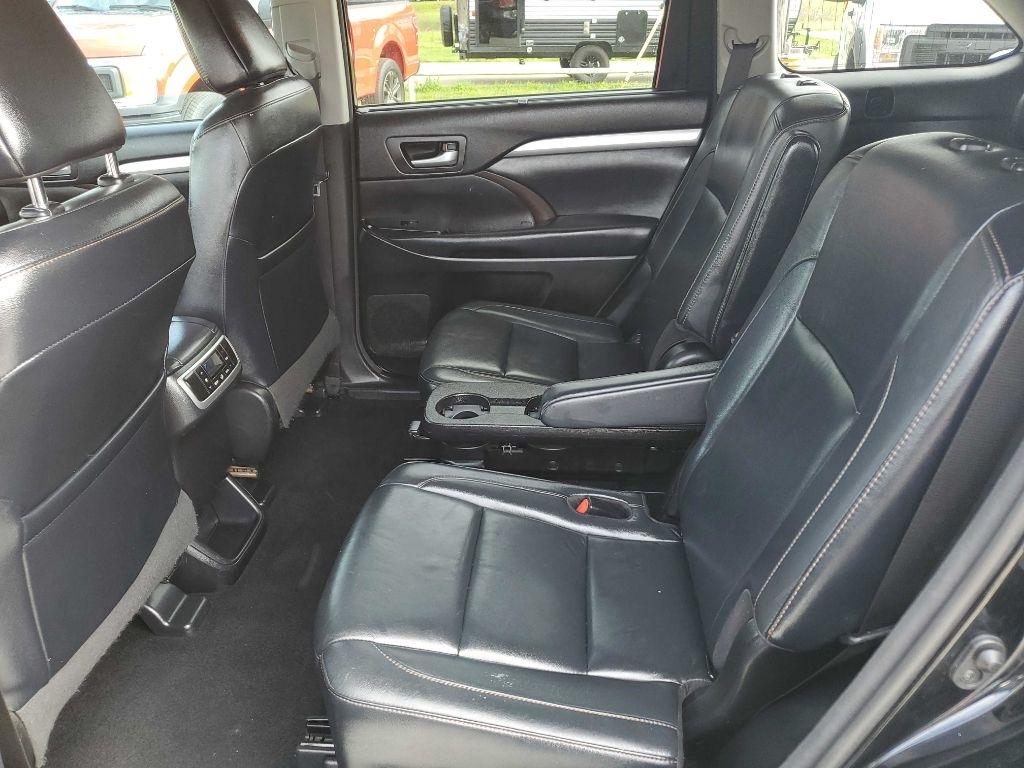 Toyota Highlander SE FWD V6 2018