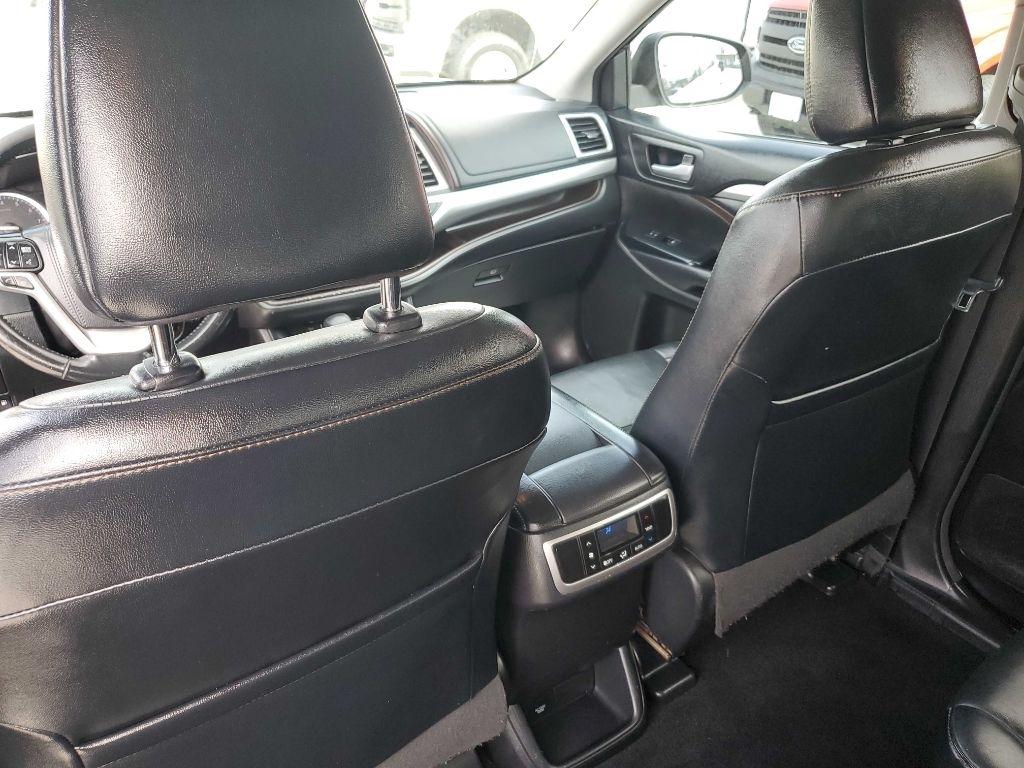 Toyota Highlander SE FWD V6 2018