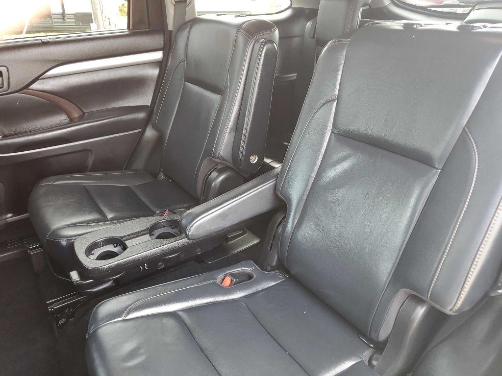 Toyota Highlander SE FWD V6 2018
