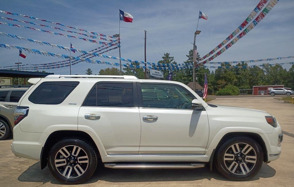 Toyota 4Runner SR5 2WD 2020