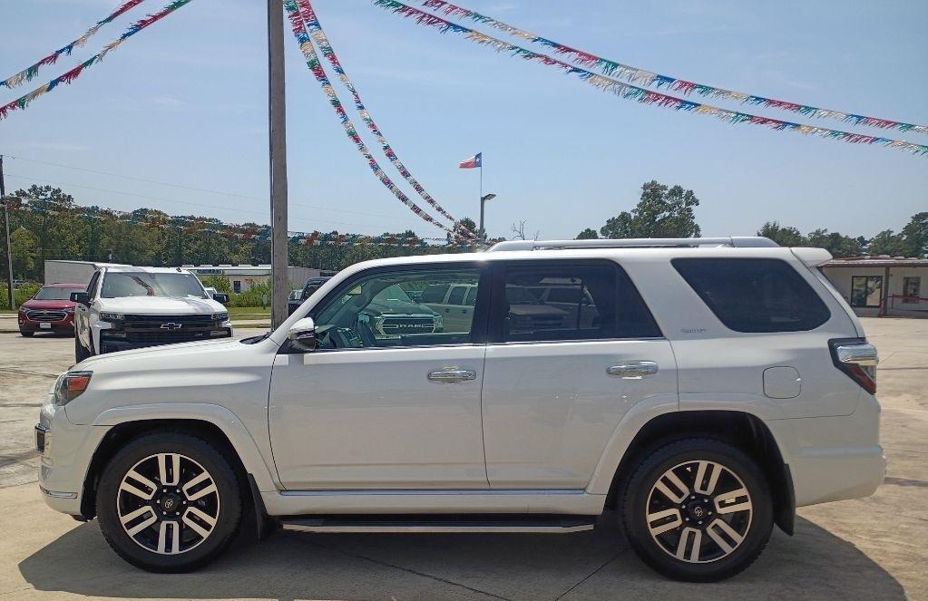 Toyota 4Runner SR5 2WD 2020