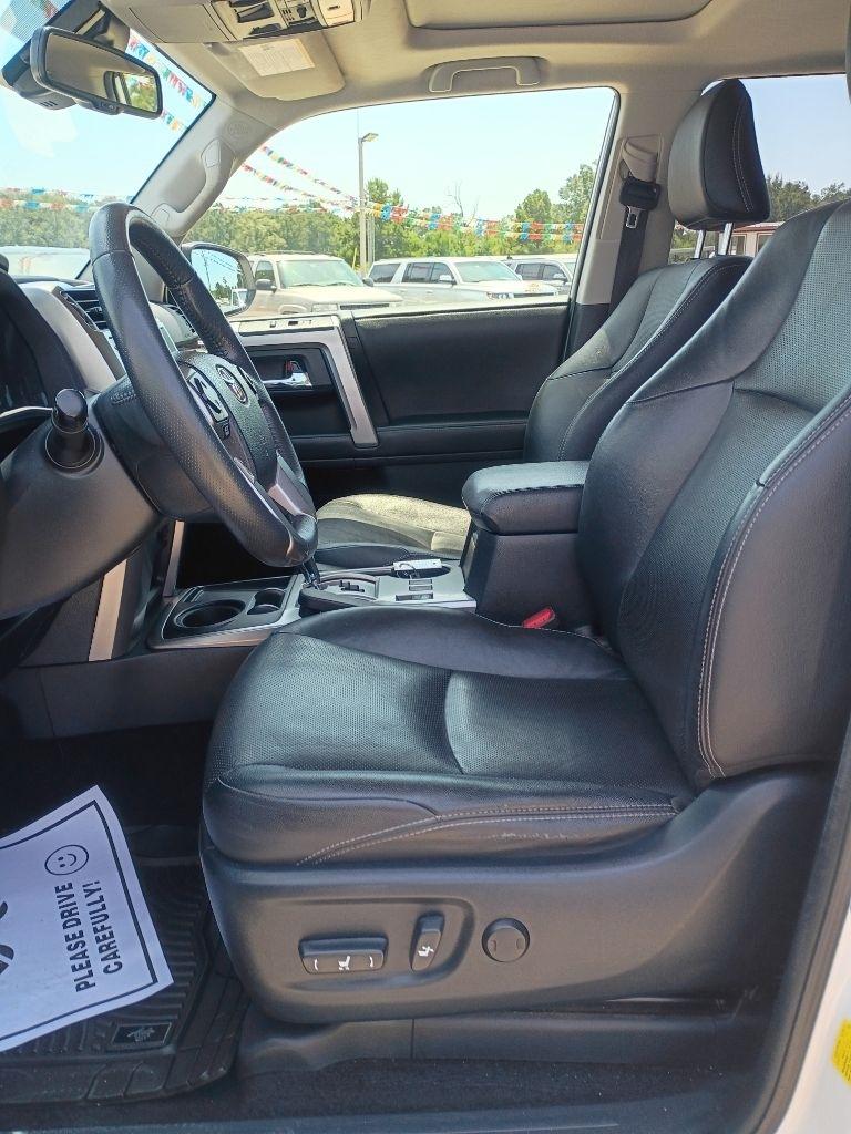 Toyota 4Runner SR5 2WD 2020