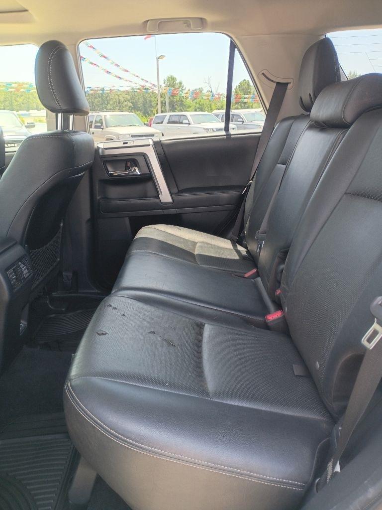 Toyota 4Runner SR5 2WD 2020