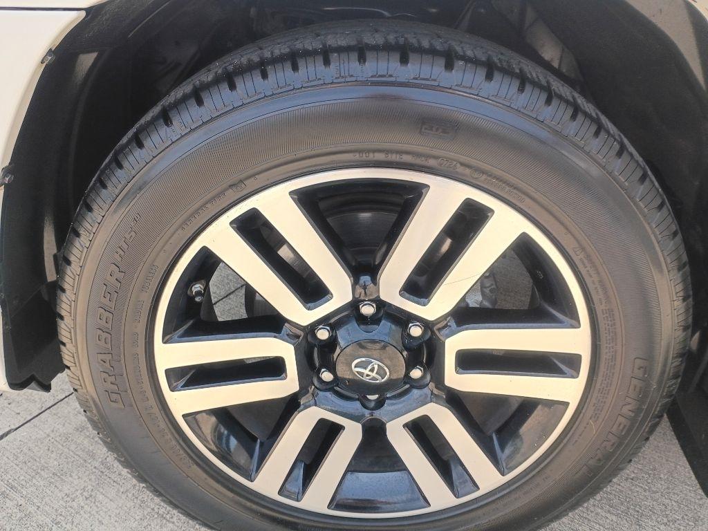 Toyota 4Runner SR5 2WD 2020