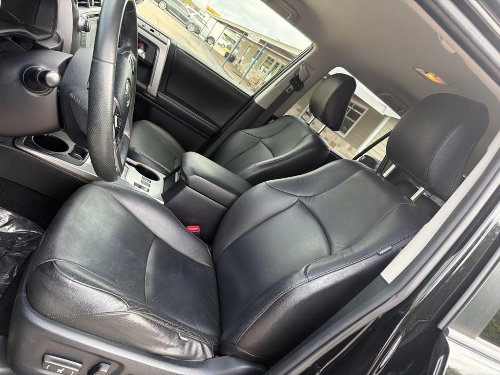Toyota 4Runner SR5 2WD 2016