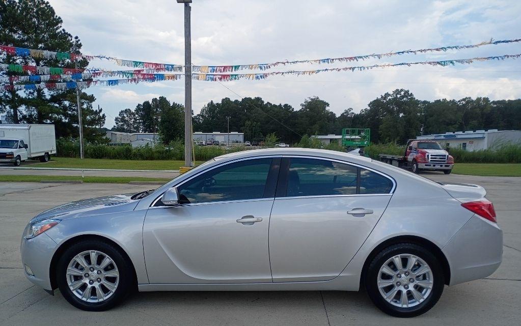 Buick Regal Base 2012