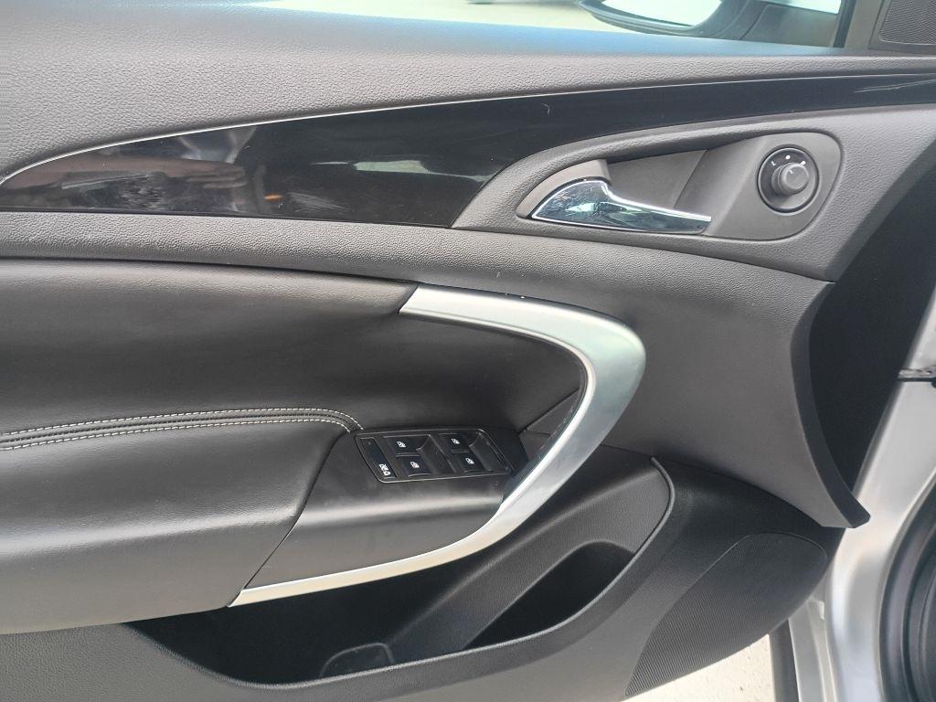 Buick Regal Base 2012