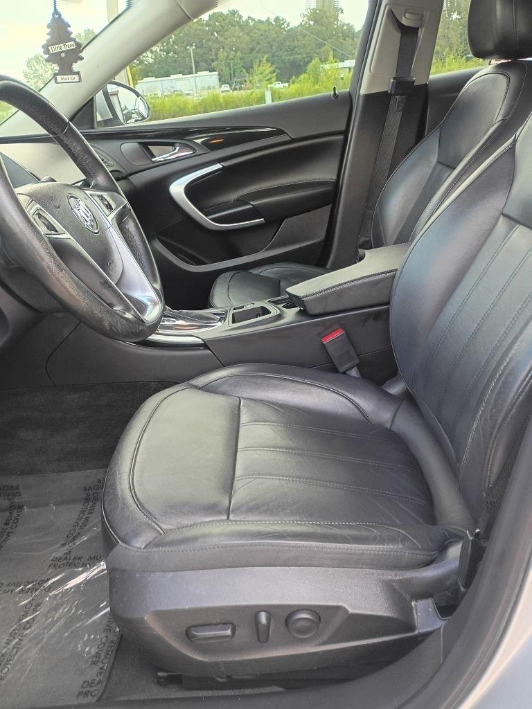 Buick Regal Base 2012