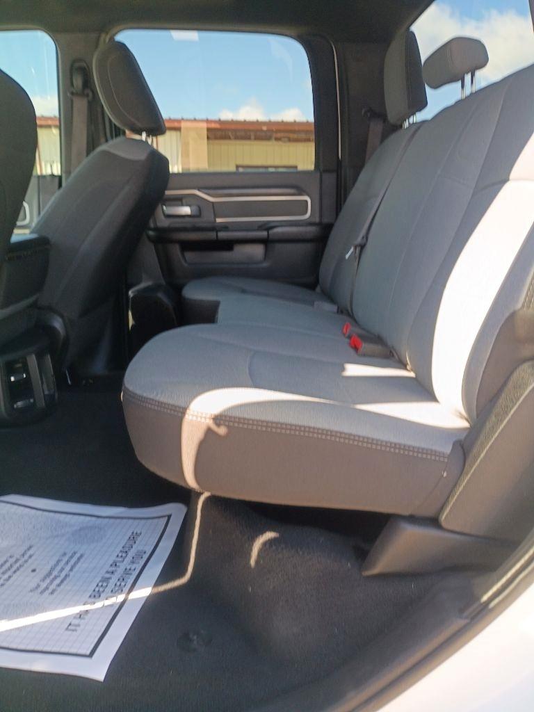 RAM 2500 Tradesman Crew Cab SWB 4WD 2022