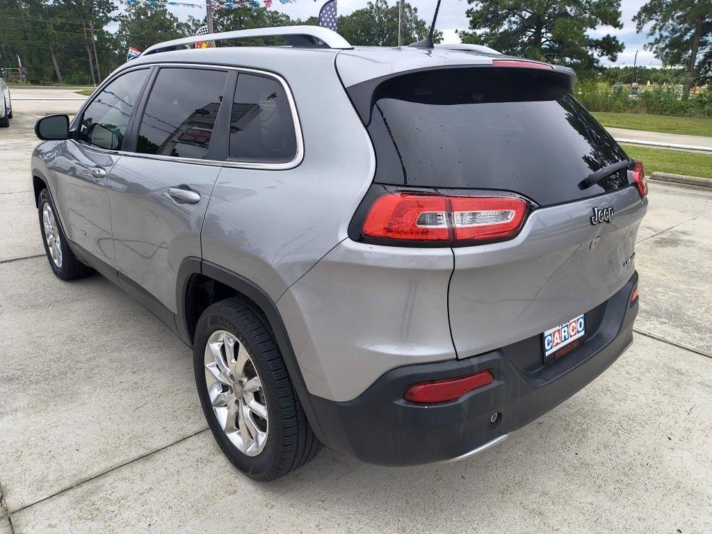 Jeep Cherokee photo 3