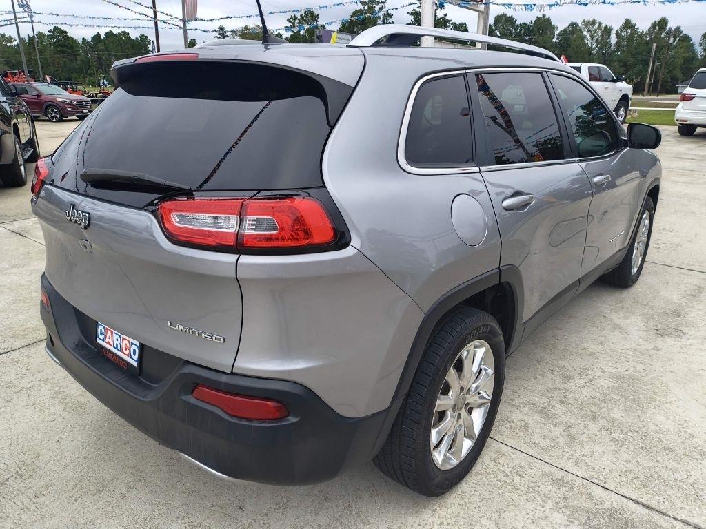 Jeep Cherokee photo 4