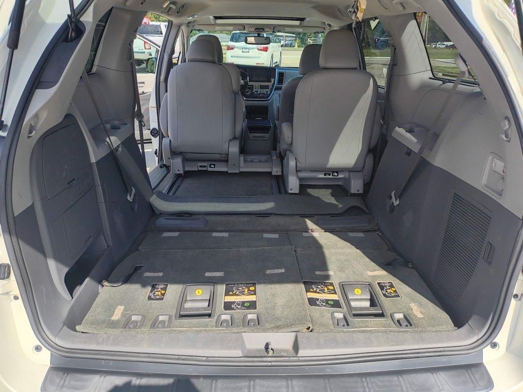 Toyota Sienna photo 20