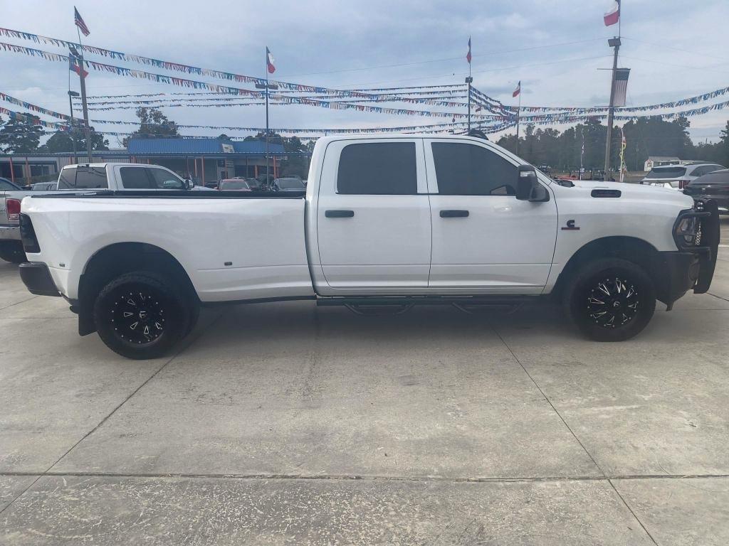RAM 3500 Tradesman Crew Cab 4WD DRW 2024
