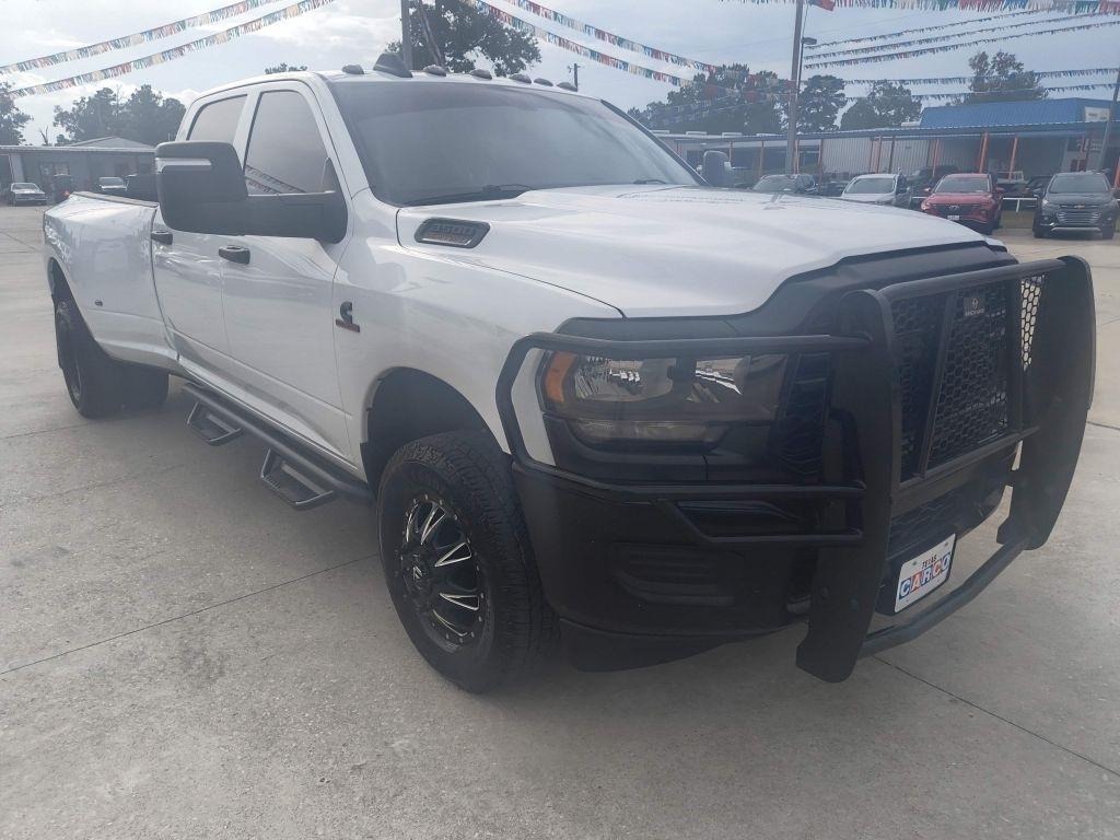 RAM 3500 Tradesman Crew Cab 4WD DRW 2024