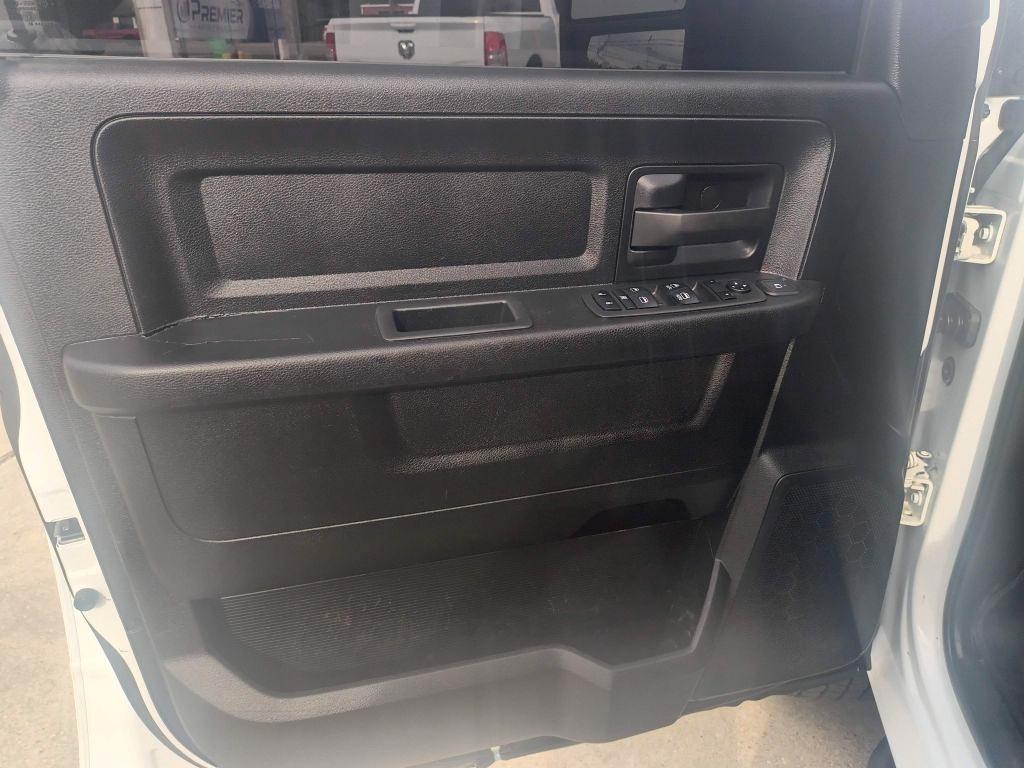 RAM 3500 Tradesman Crew Cab 4WD DRW 2024
