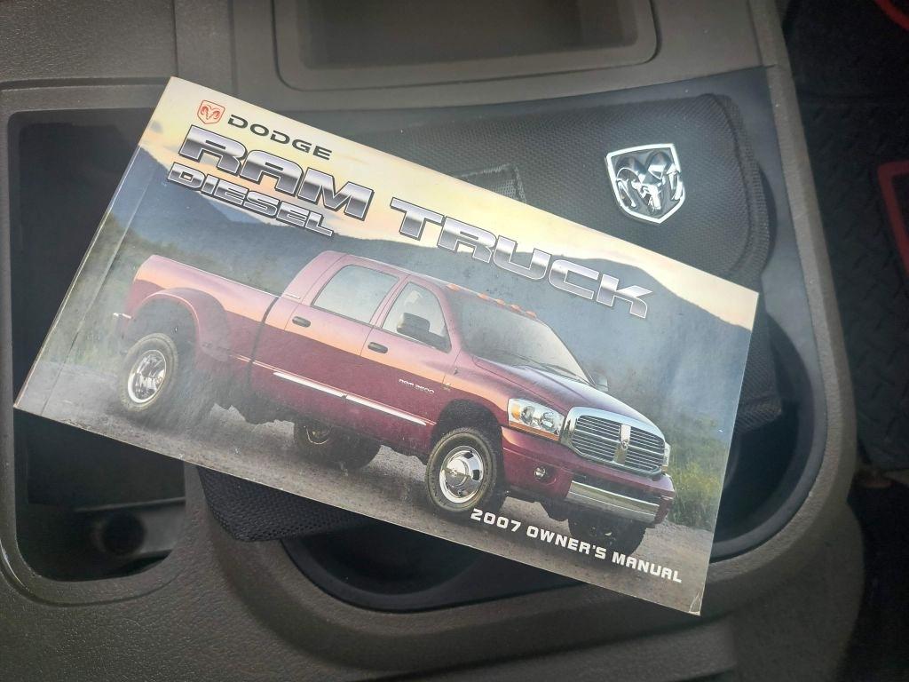 Dodge Ram 2500 Laramie Mega Cab 2WD 2007