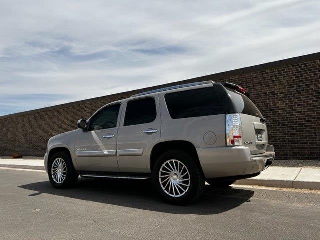 GMC Yukon Denali AWD 2008